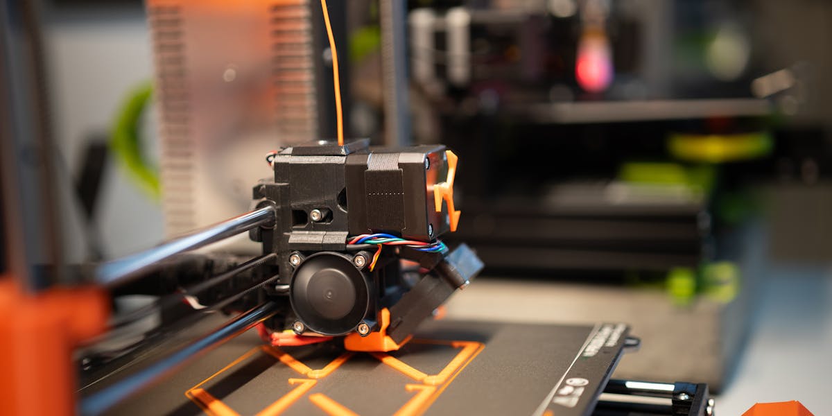 Small-batch 3D printing production illustration